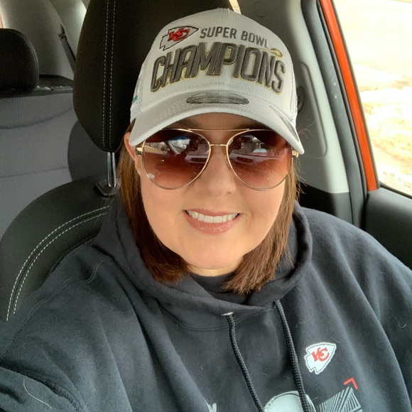 Meet your Posher, Lynn - Picture 1 of 1